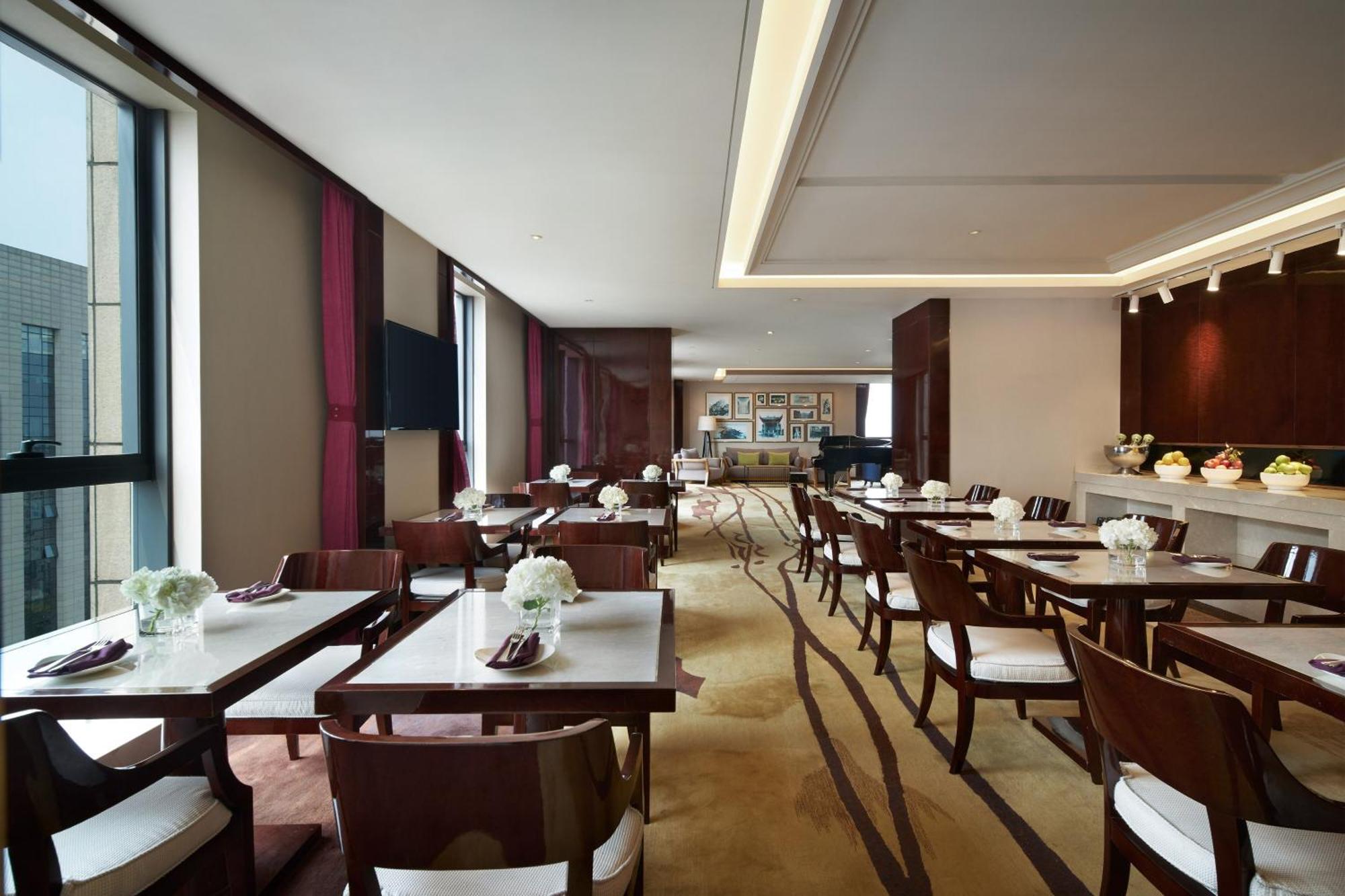 Sheraton Grand Zhengzhou Hotel Esterno foto