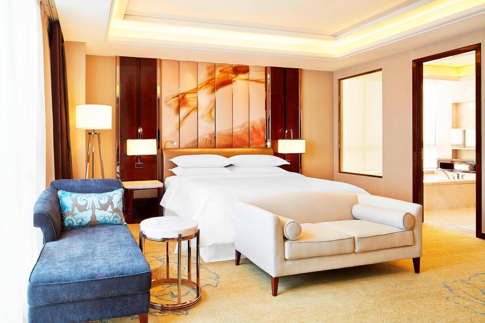 Sheraton Grand Zhengzhou Hotel Esterno foto