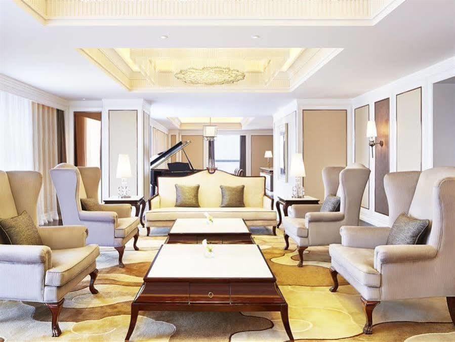 Sheraton Grand Zhengzhou Hotel Esterno foto
